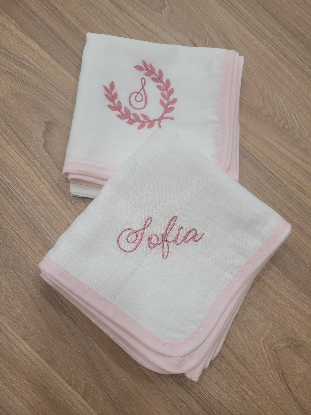 Coppia di quadrati di cotone con profilo colorato