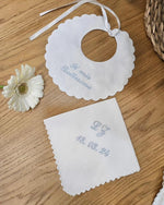 Bavaglino e fazzoletto battesimale con smerlo