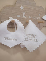 Bavaglino e fazzoletto battesimale con smerlo