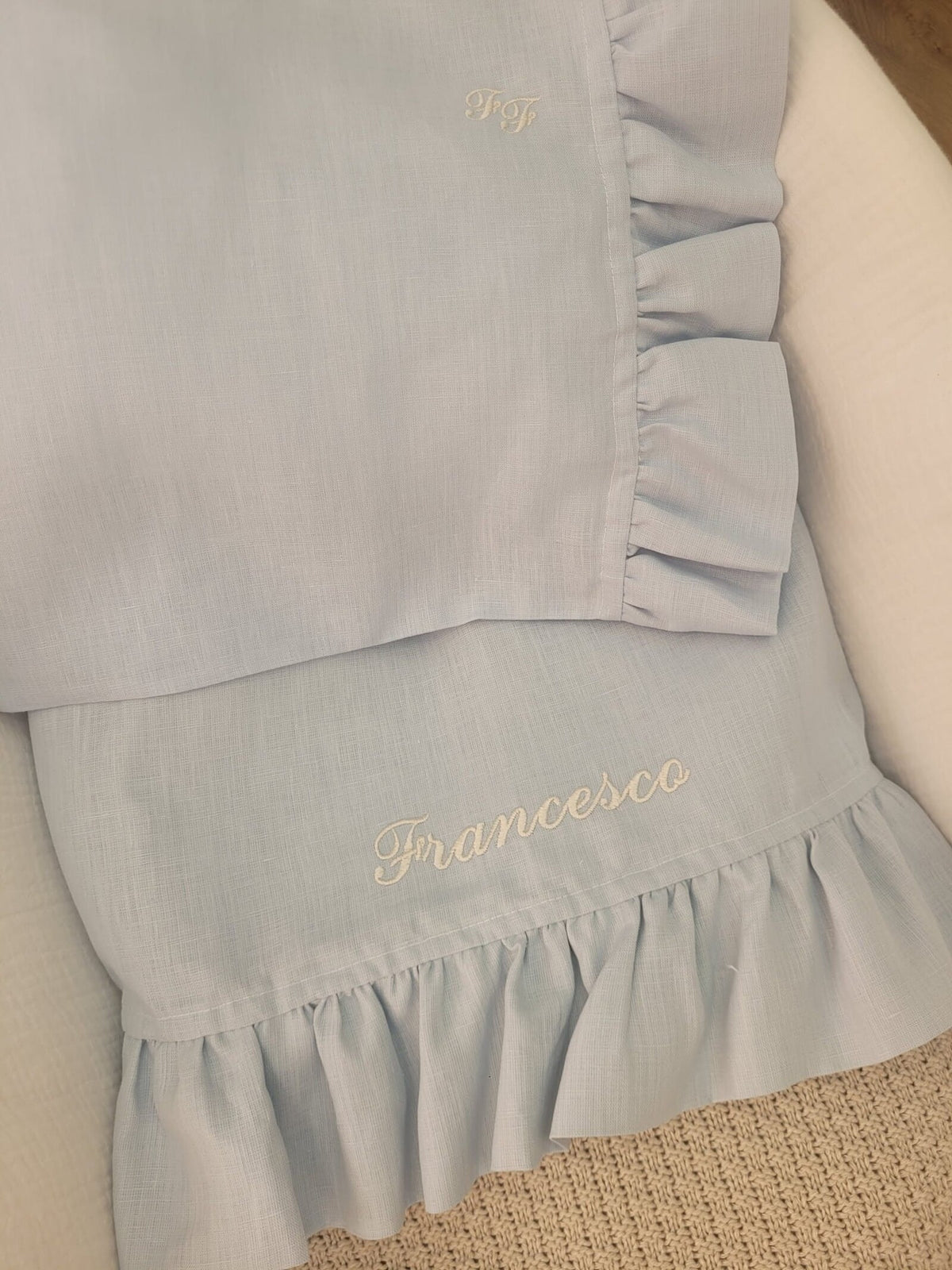 Lenzuolino in lino con rouche