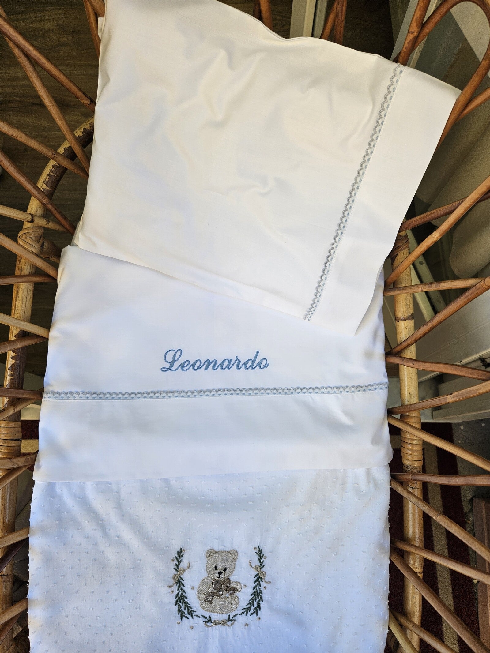 Lenzuolino con merlettino colorato