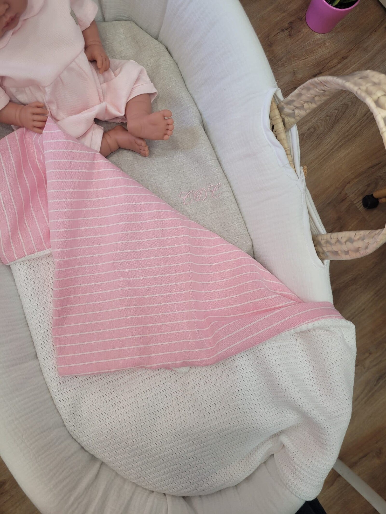 Lenzuolino con angoli colorato