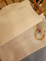 Lenzuolino in lino bianco con smerlo