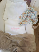 Lenzuolino in lino bianco con smerlo