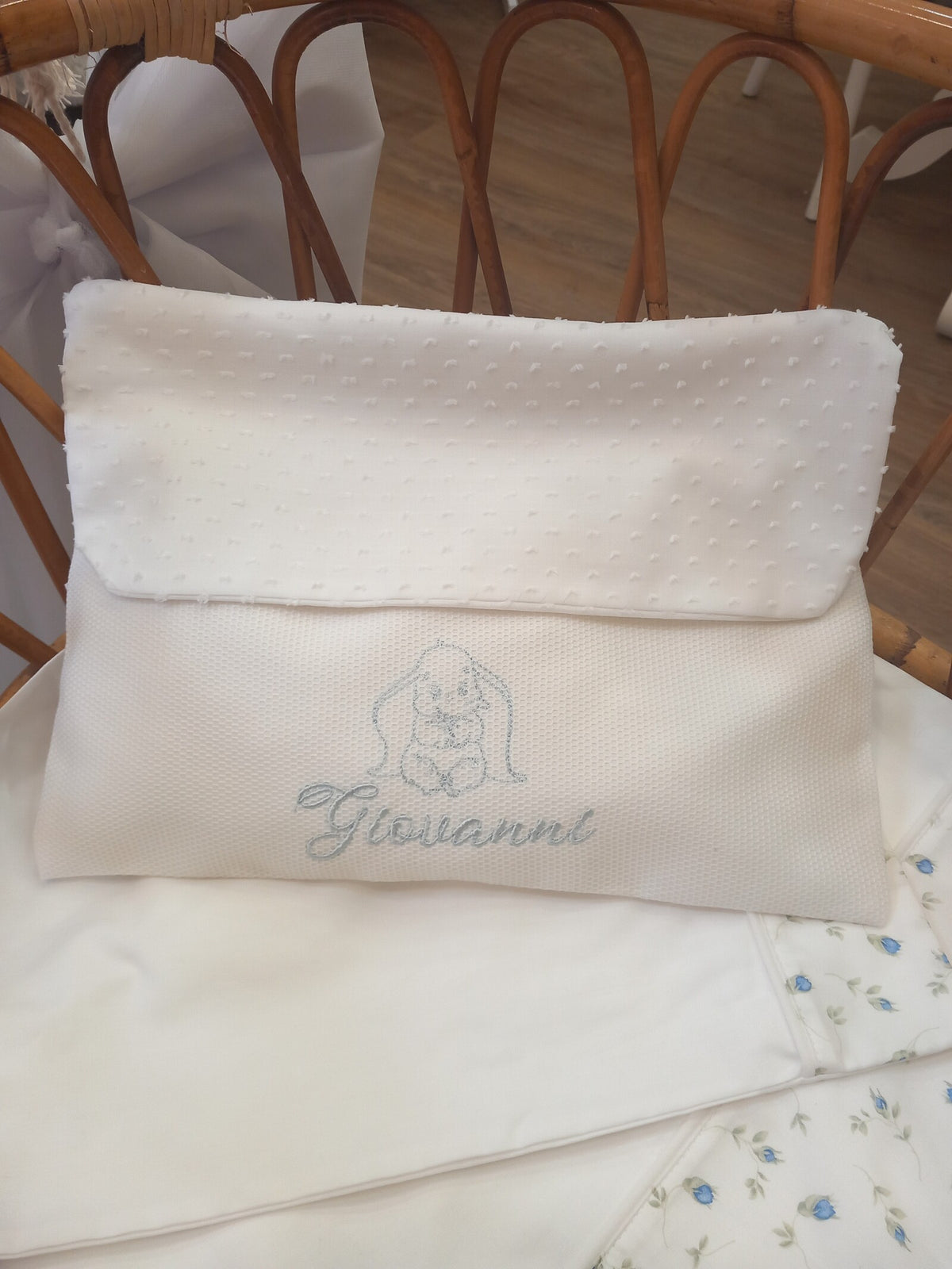 Busta nascita con pattina in plumetis