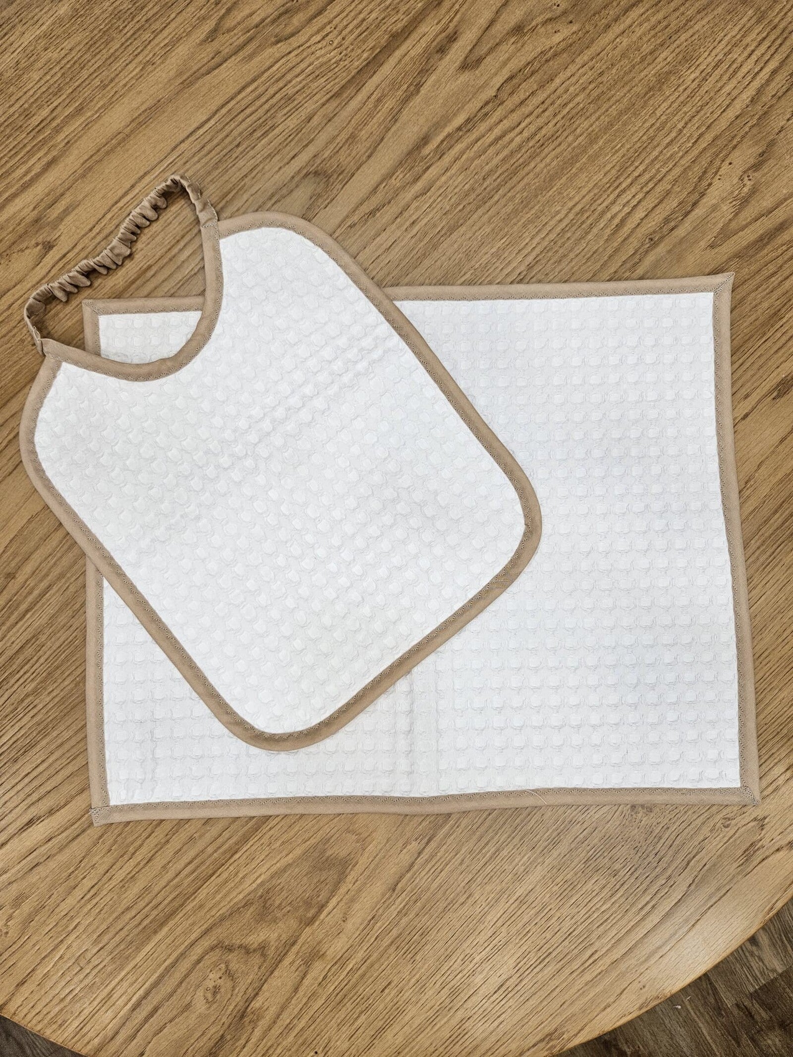 Set Asilo, tovaglietta e bavaglino