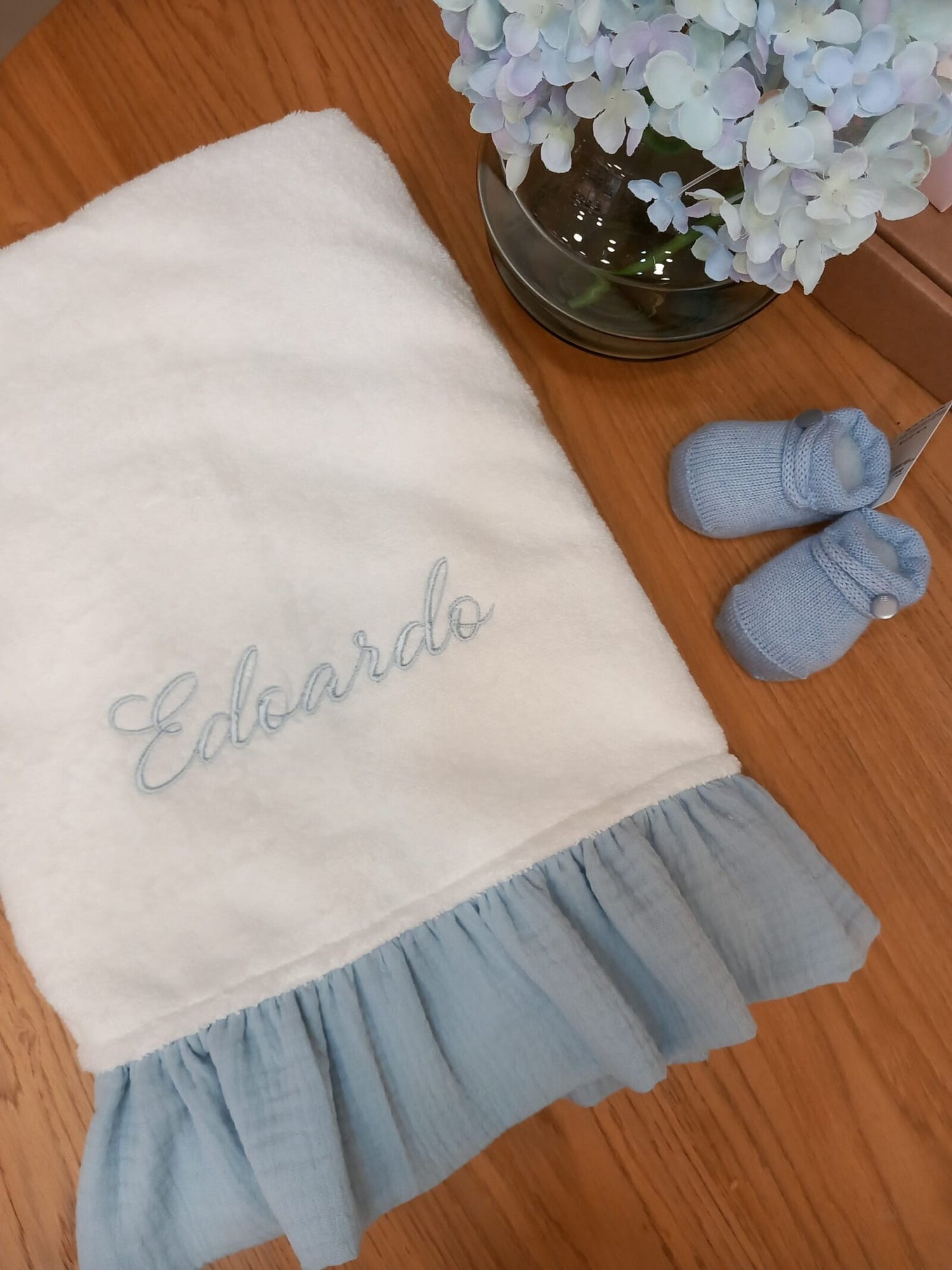 Telo bagnetto in spugna bianca con rouche in mussola