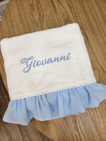 Telo bagnetto in spugna bianca con rouche in mussola