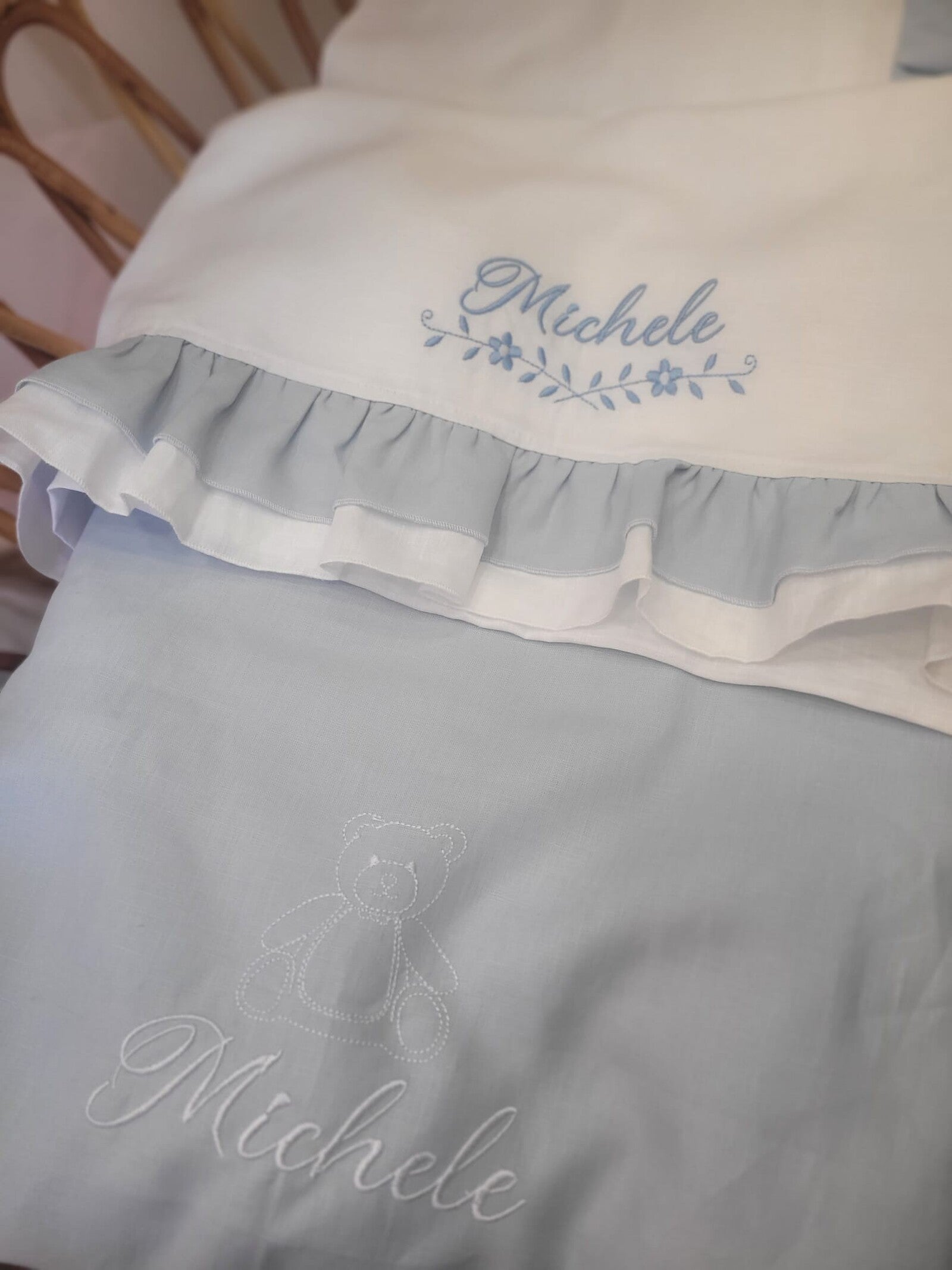 Coordinato per carrozzina in lino, lenzuolino con rouche e copertina