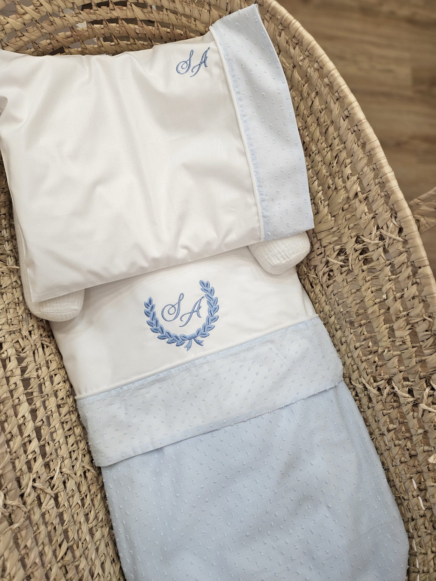 Completo in cotone e plumetis