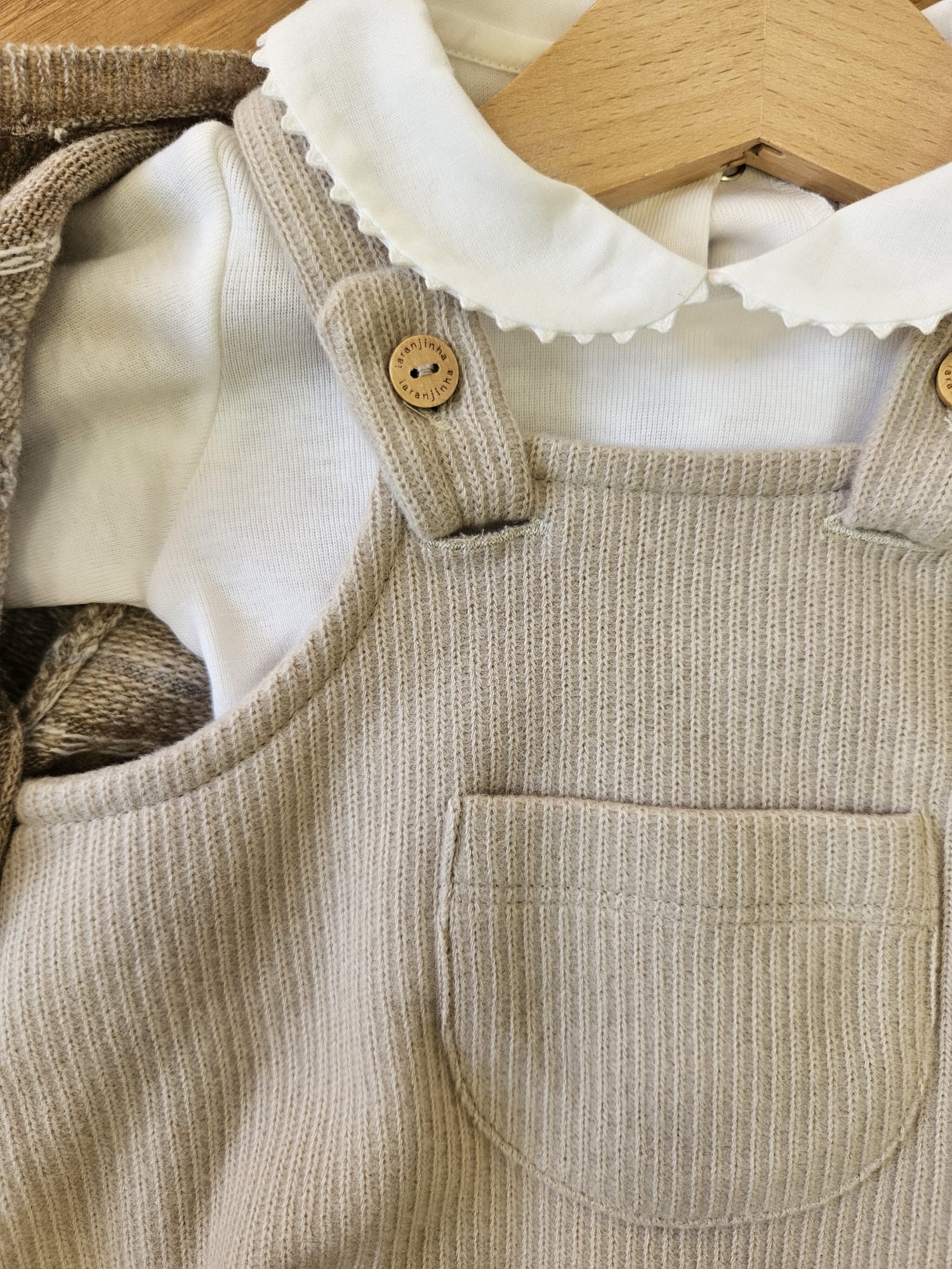 Body con colletto tondo e dettaglio