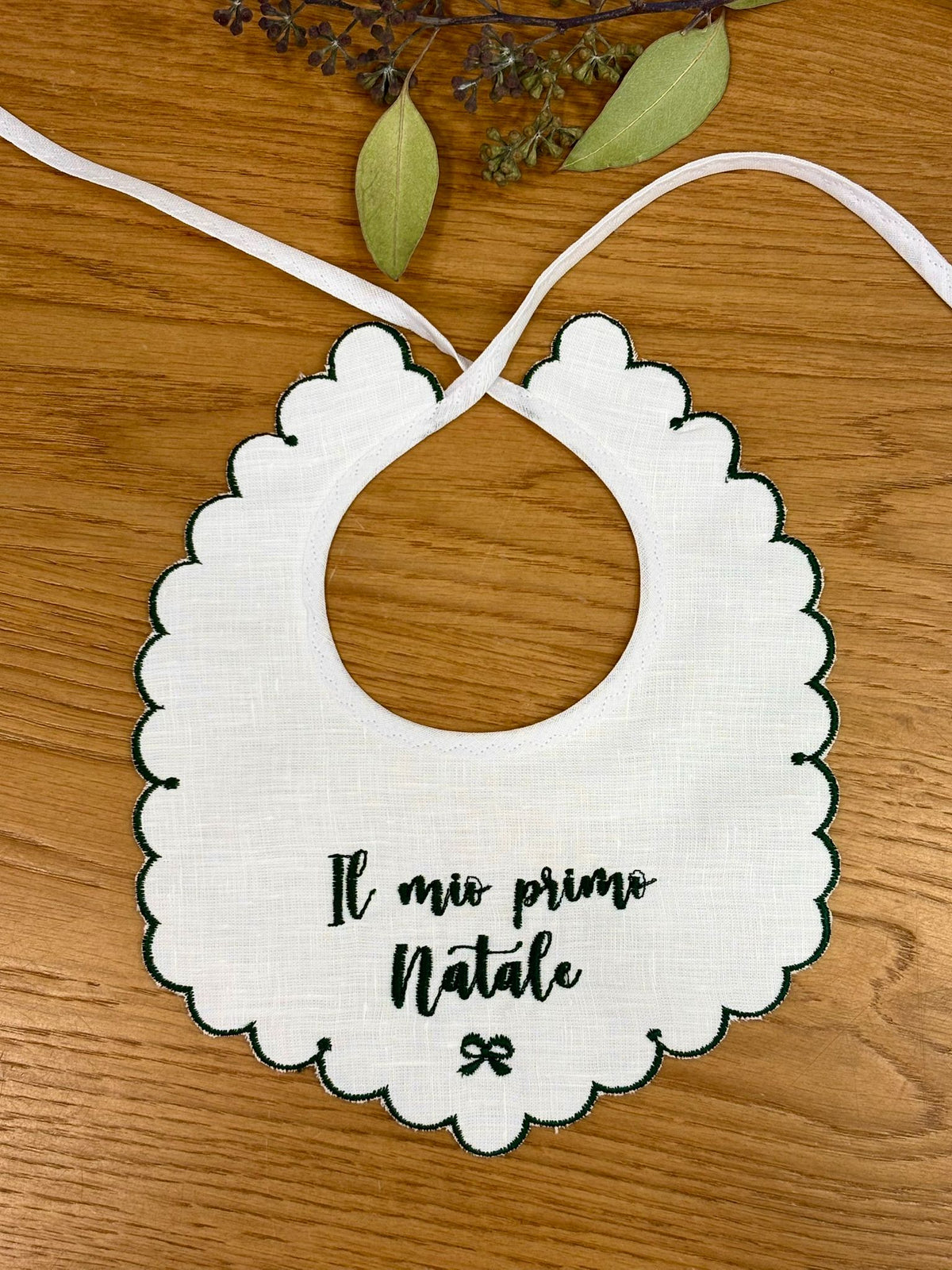 Bavaglino in lino con ricamo "il mio primo Natale"