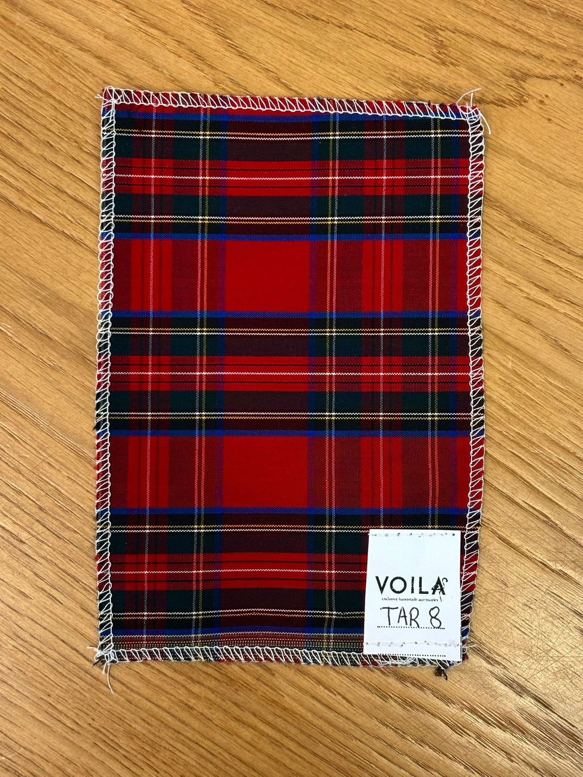 Calza di Natale Love in velluto e tartan con ricamo - VoilàMaison