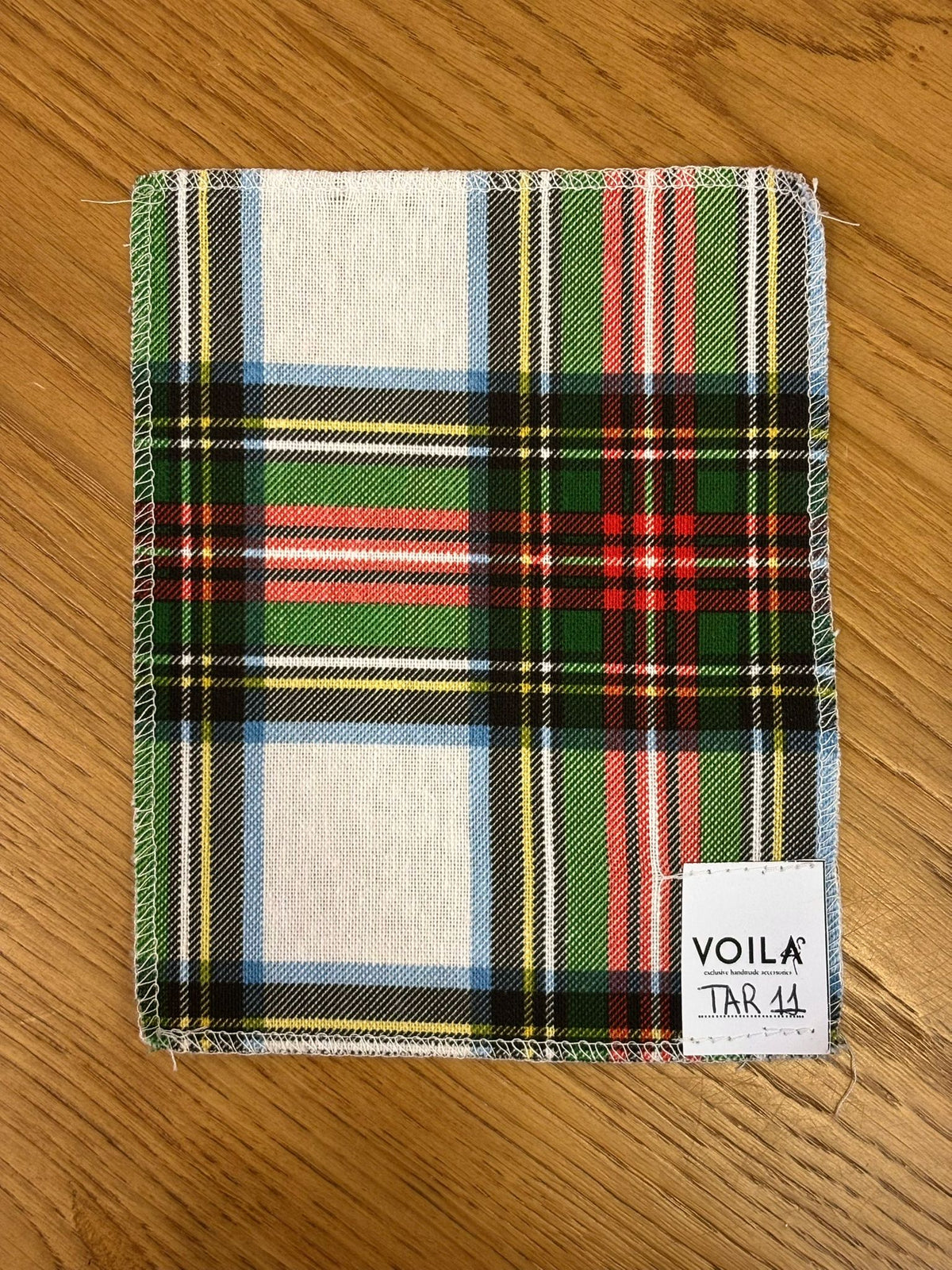 Calza di Natale Love in velluto e tartan con ricamo - VoilàMaison