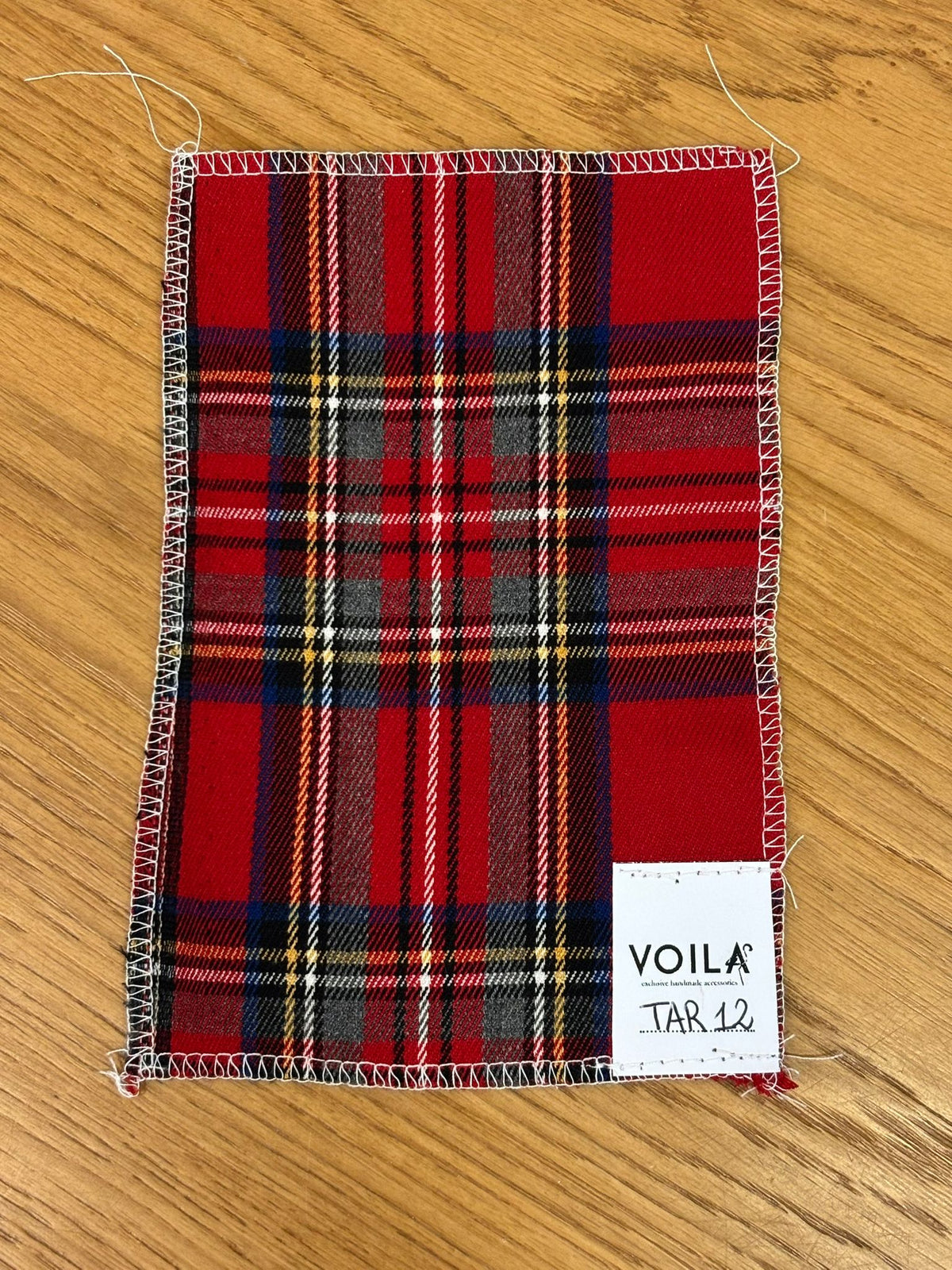 Calza di Natale Love in velluto e tartan con ricamo - VoilàMaison