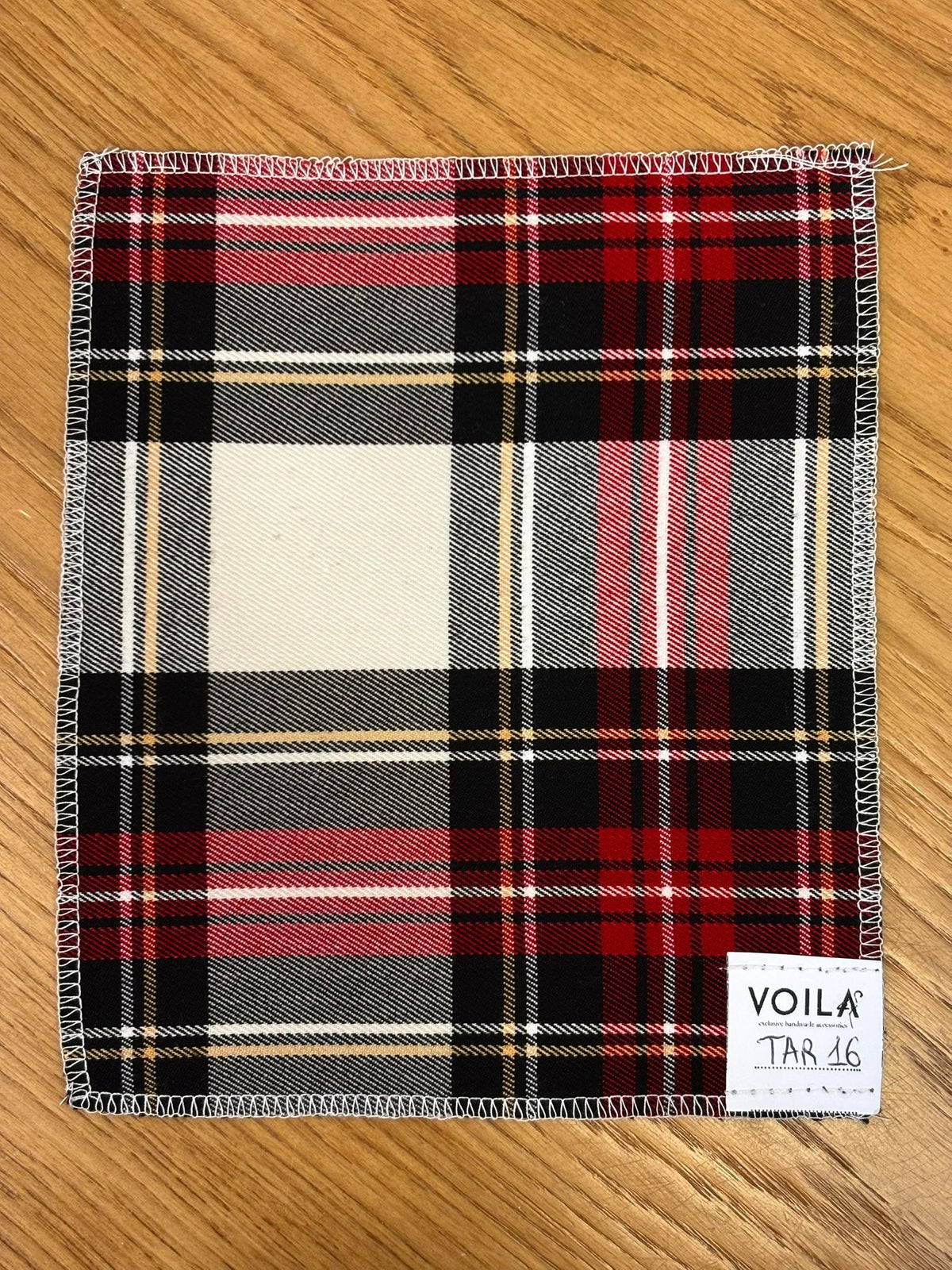 Calza di Natale Love in velluto e tartan con ricamo - VoilàMaison