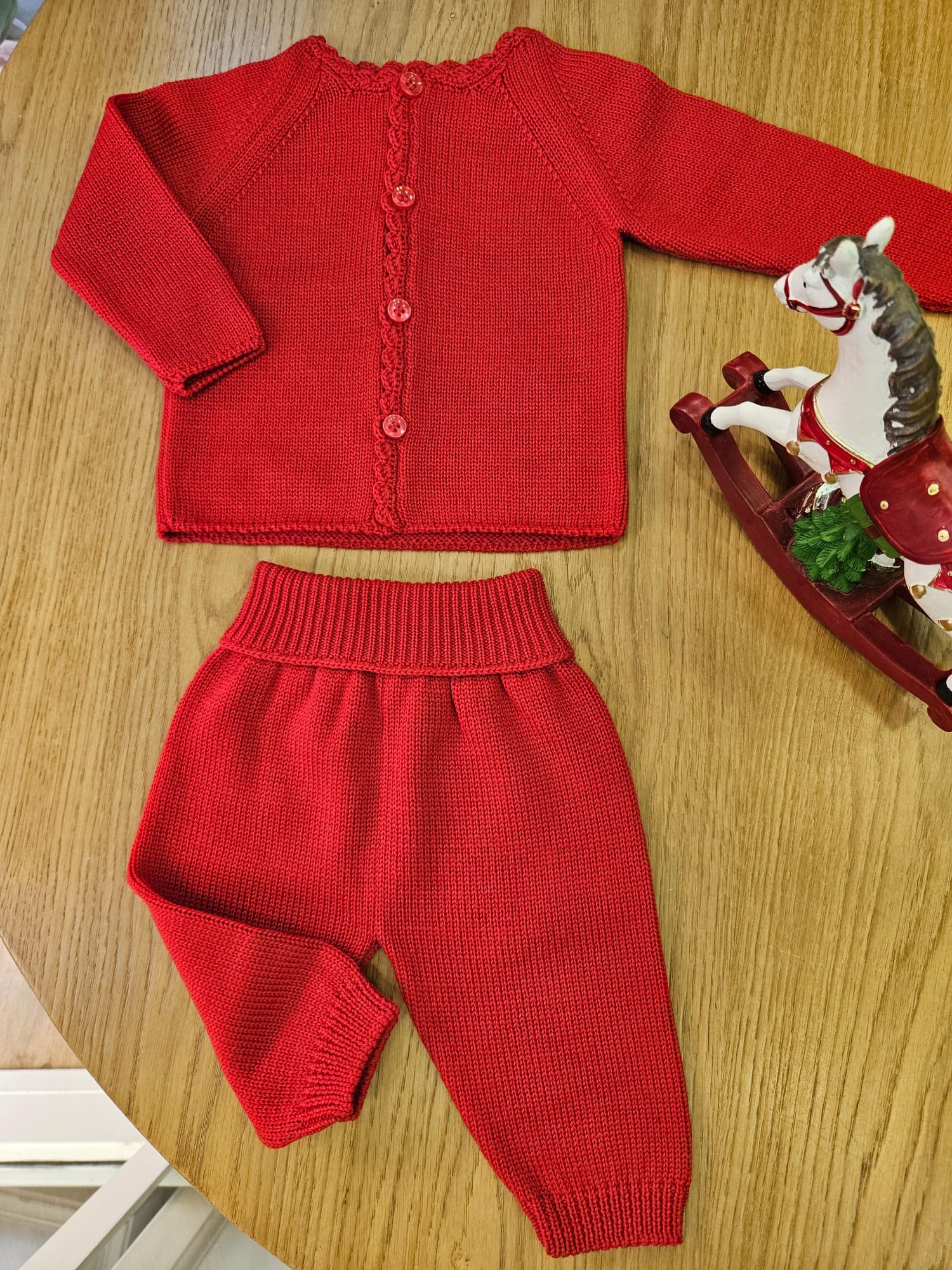 Completo due pezzi a maglia, cardigan con pantaloni