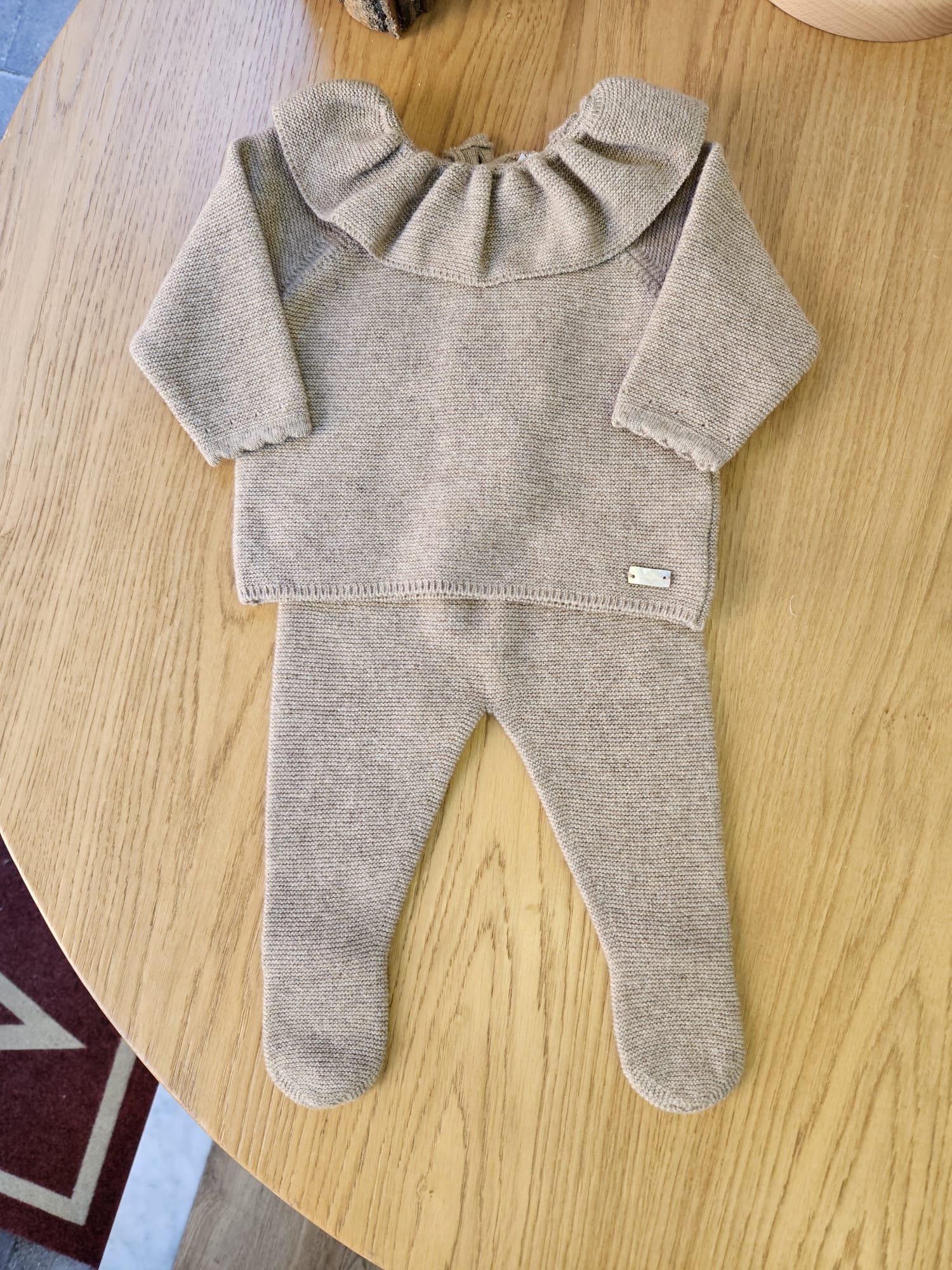 Completo due pezzi con rouche