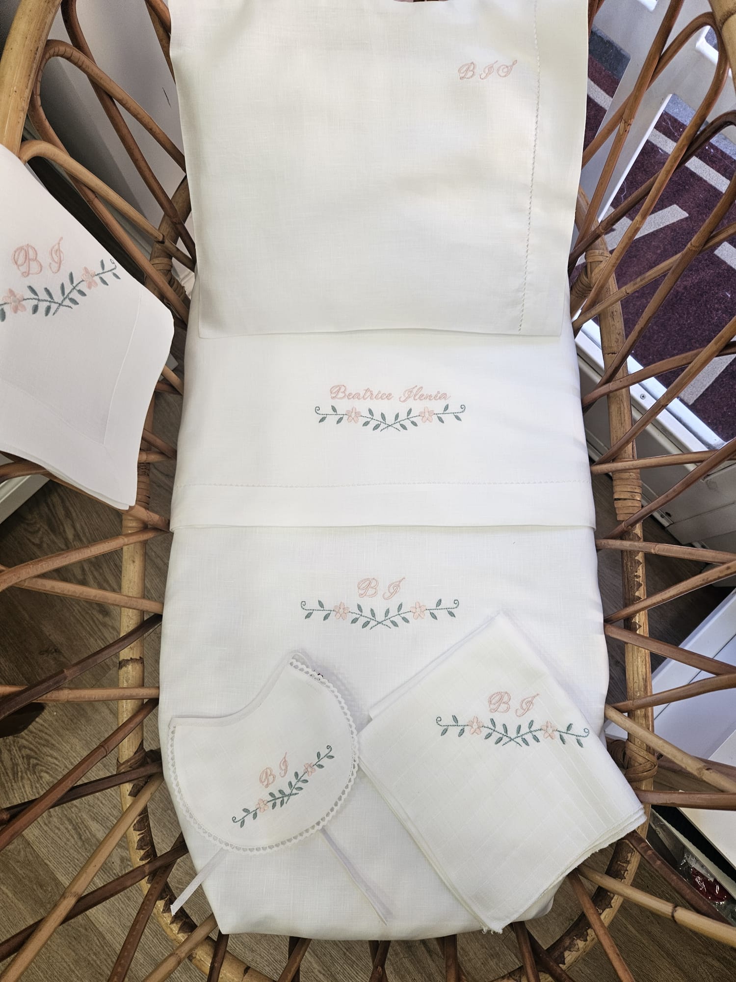 Coordinato nascita in puro lino