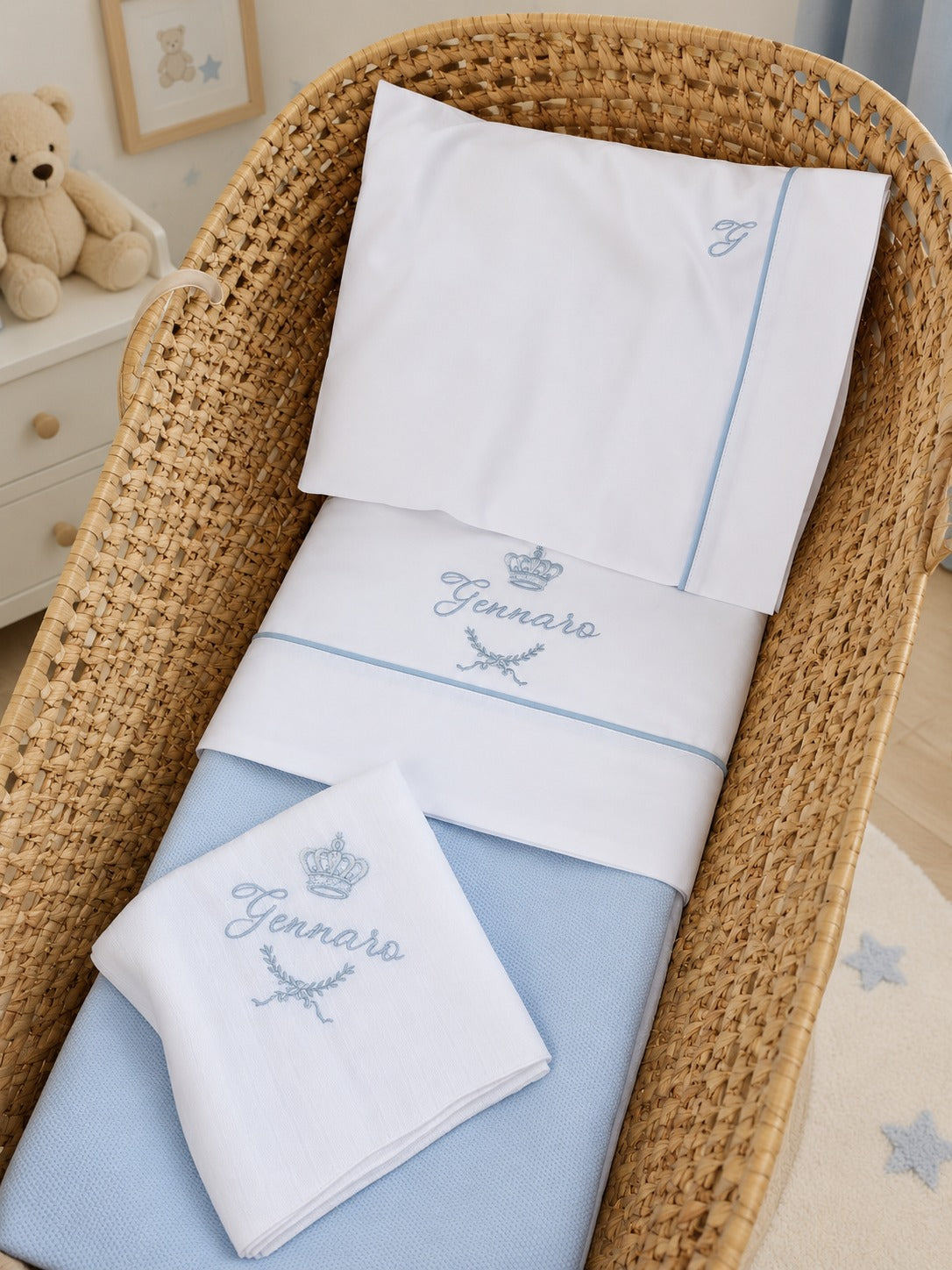 Coordinato lenzuola in cotone bianco con bavaglino e quadrato