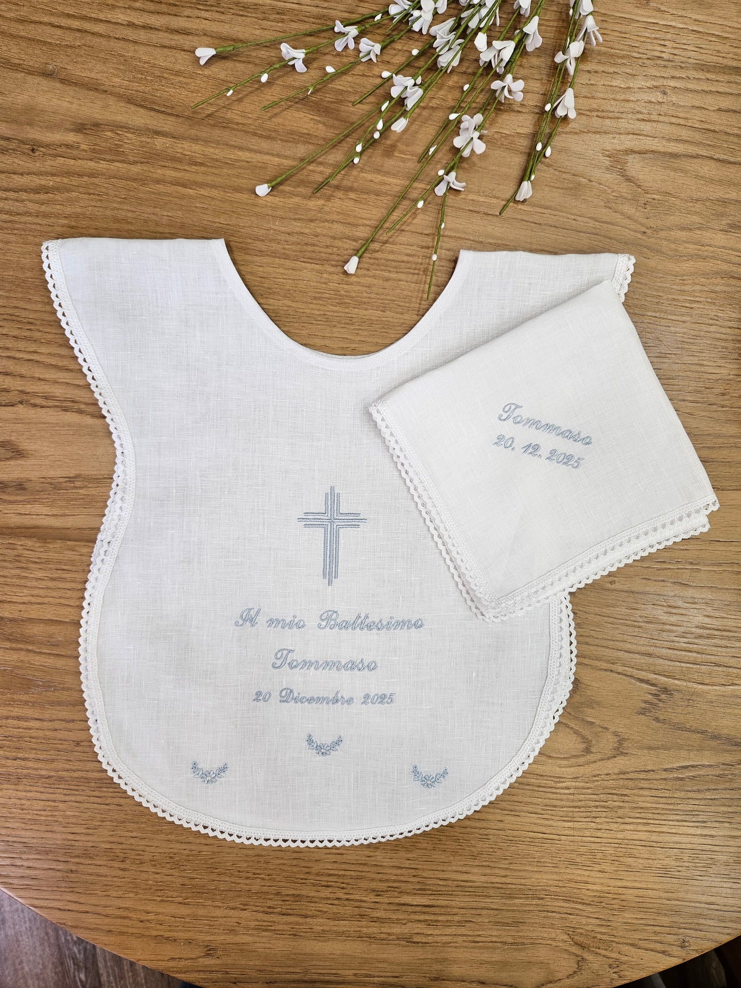 Camicino e fazzoletto battesimale con merlettino