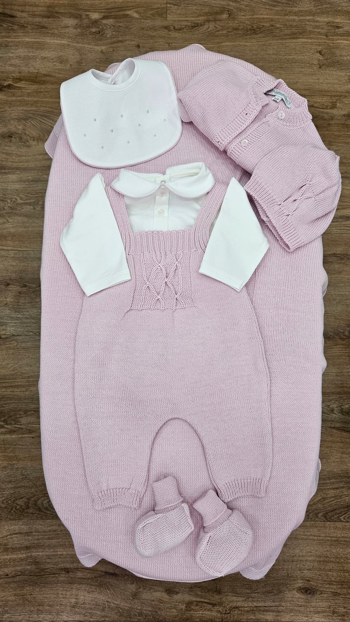 Set Nascita in Lana Rosa – Salopette, Cardigan, Copertina, Cappellino e Scarpine