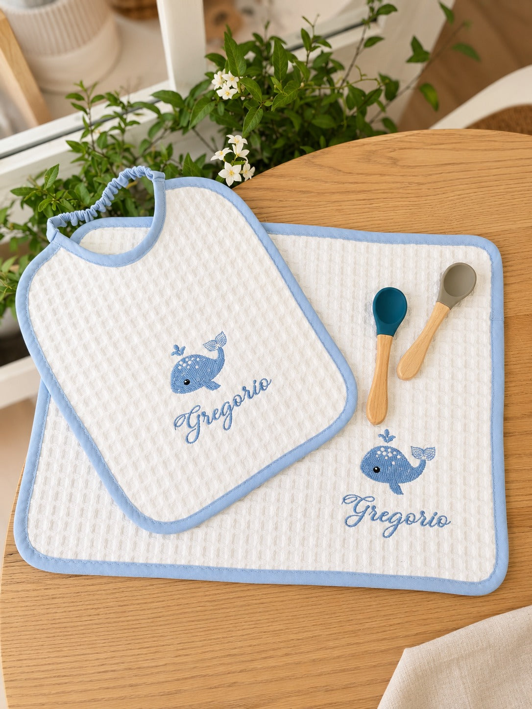 Set Asilo, tovaglietta e bavaglino in apone